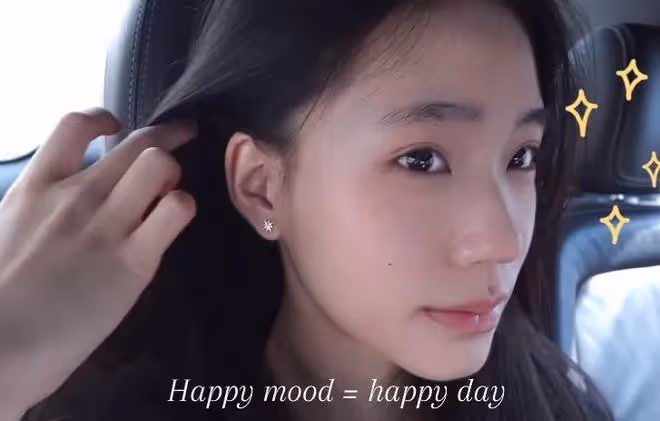 小S和二女兒lily一起拍代言,高出媽媽一個頭,氣質像林志玲