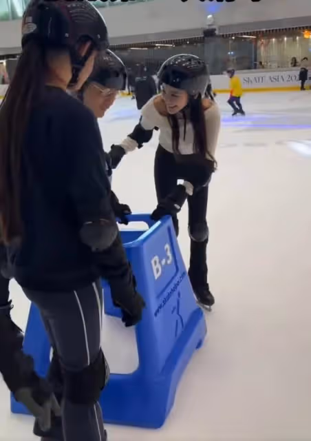 大S女兒再次露面,10歲玥兒教爸爸玩滑冰,牽著汪小菲的手好暖心