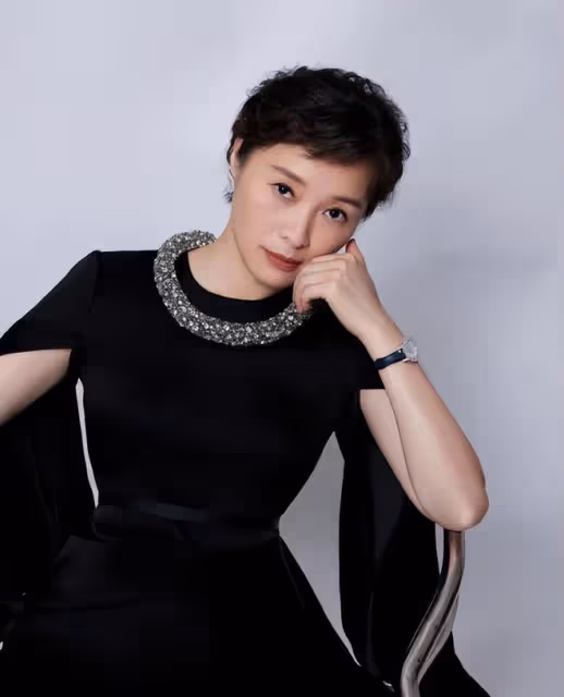 趙麗穎獲金鷹獎視後發文:期待未來的李沁和吳越,為她們鼓掌加油