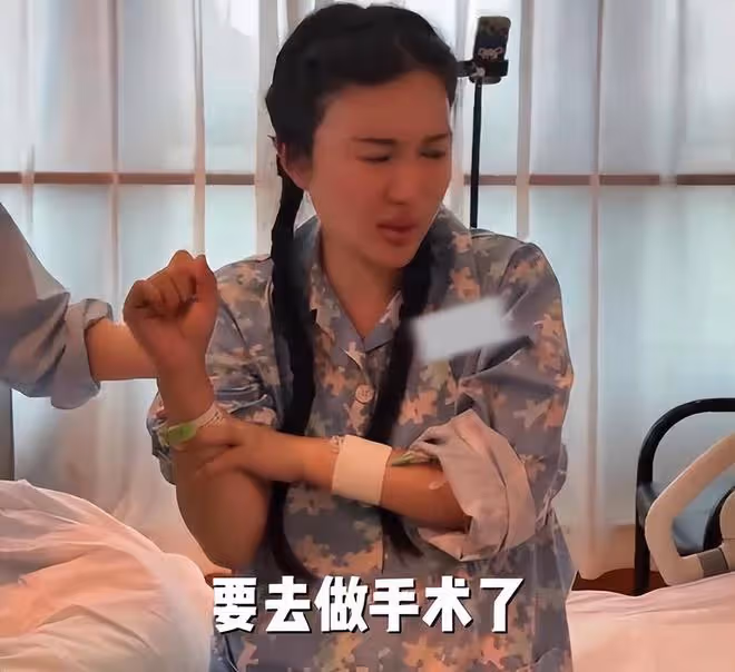 好心疼!張紀中妻子順產轉剖腹產,打7小時催產針無效緊張到哭