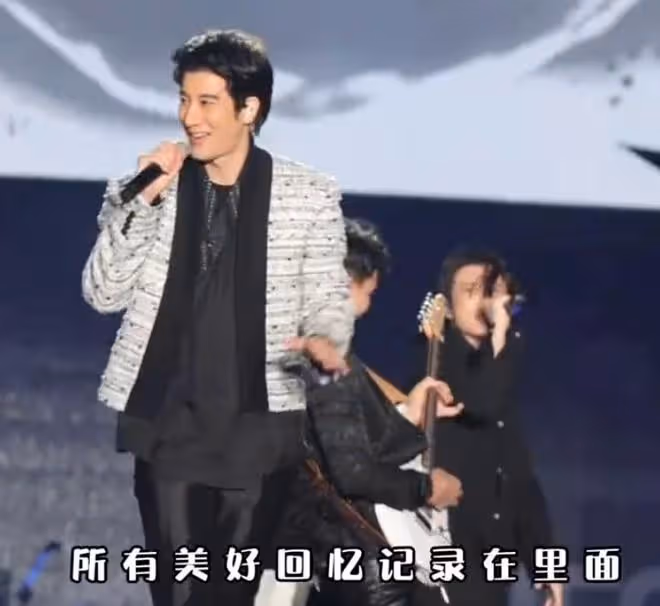 王力宏《不可思議》發行21周年紀念,李靚蕾發文提羞愧和孤獨