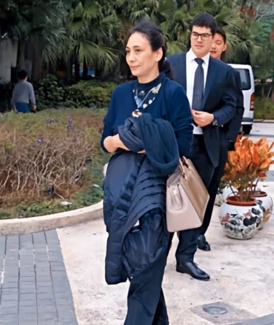 何超賢手握父親何鴻燊18億大宅,與妹妹何超雄成為敵人