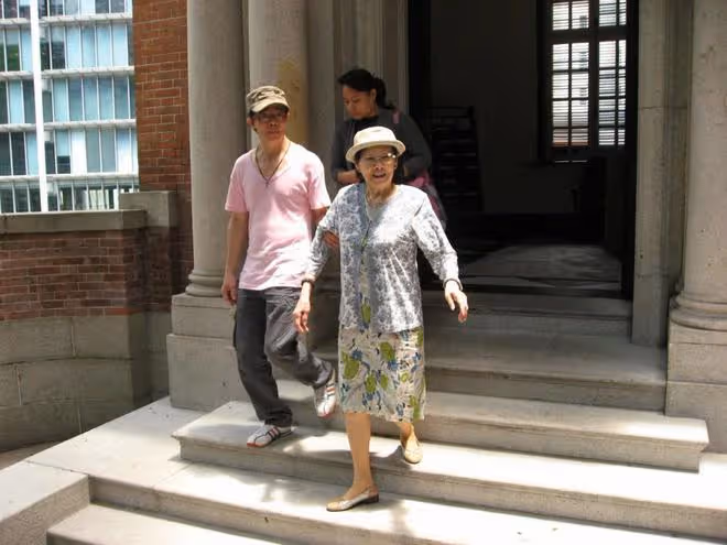 梅艷芳7000萬遺產已花光,梅媽被申請破產,昔日奢侈生活曝光