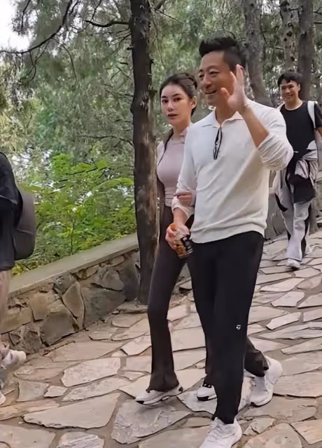 汪小菲否認麻六記被罰千萬,和馬筱梅帶公司團建心情好