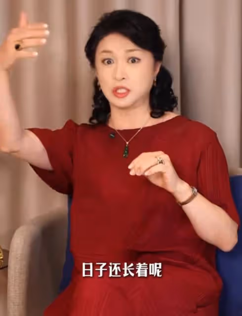 金星回應復婚:前半生給孩子,下半生給愛人,不為房子和財產所累