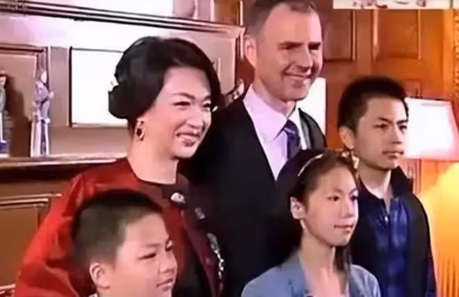 金星回應復婚:前半生給孩子,下半生給愛人,不為房子和財產所累
