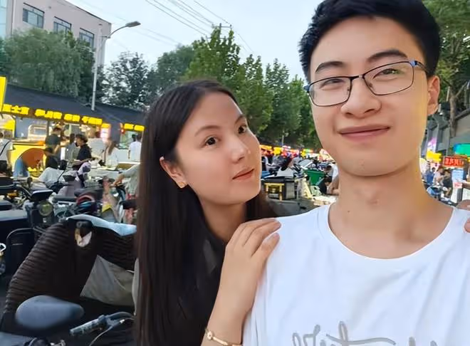 龐眾望帶女朋友現身,他們日常互動很暖心,他很懂得照顧女友