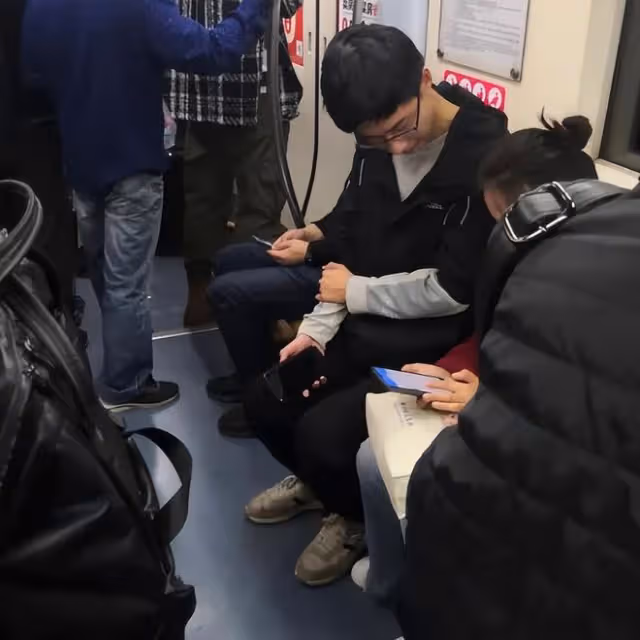 龐眾望帶女朋友現身,他們日常互動很暖心,他很懂得照顧女友