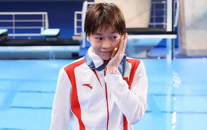 全紅嬋銅像認不出:五官模樣都不像嬋寶,下巴的痣也比較突出