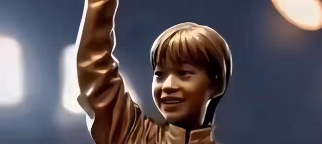 全紅嬋銅像認不出:五官模樣都不像嬋寶,下巴的痣也比較突出