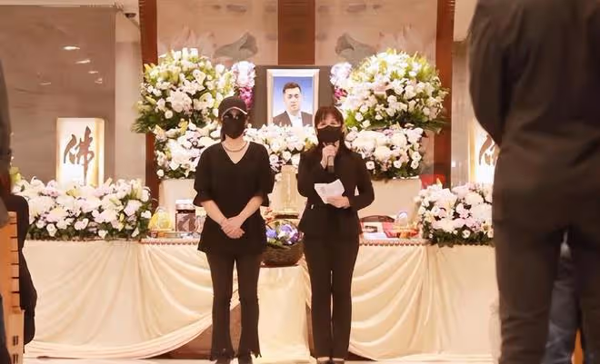 汪建民告別儀式遺照曝光:陳為明含淚送別,胞妹出面鞠躬致意