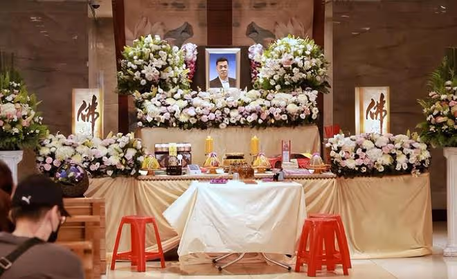 汪建民告別儀式遺照曝光:陳為明含淚送別,胞妹出面鞠躬致意