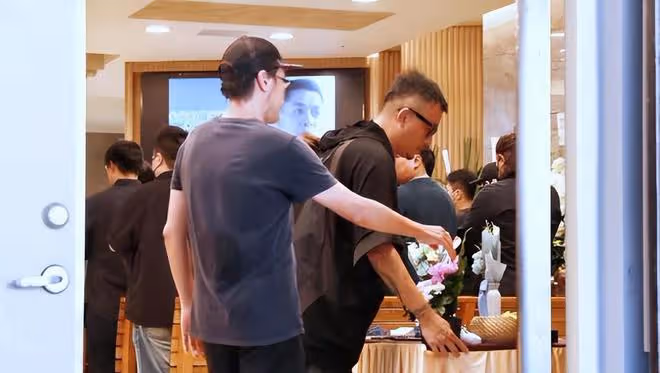 汪建民告別儀式遺照曝光:陳為明含淚送別,胞妹出面鞠躬致意