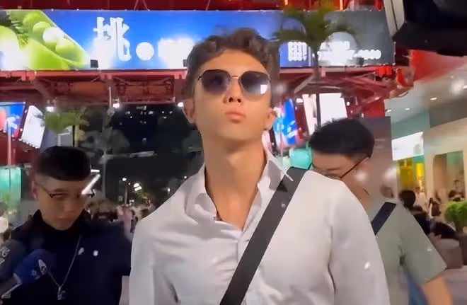 孫安佐被打到滿臉淤青,狄鶯落淚心疼,面對鏡頭仍舊不忘耍帥