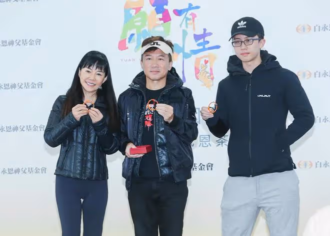 孫安佐被打到滿臉淤青,狄鶯落淚心疼,面對鏡頭仍舊不忘耍帥