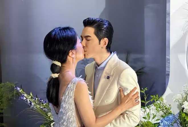 蕭敬騰婚禮現場:深情告白3分鐘,13.33克拉鑽戒別有心意