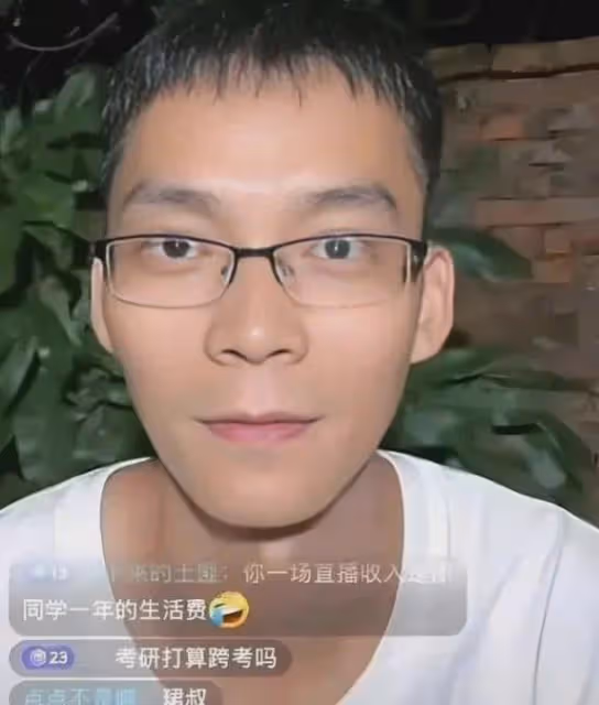 4次直播賺數萬,唐尚珺這條路選對了,做網紅大學生很成功