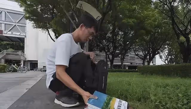 4次直播賺數萬,唐尚珺這條路選對了,做網紅大學生很成功