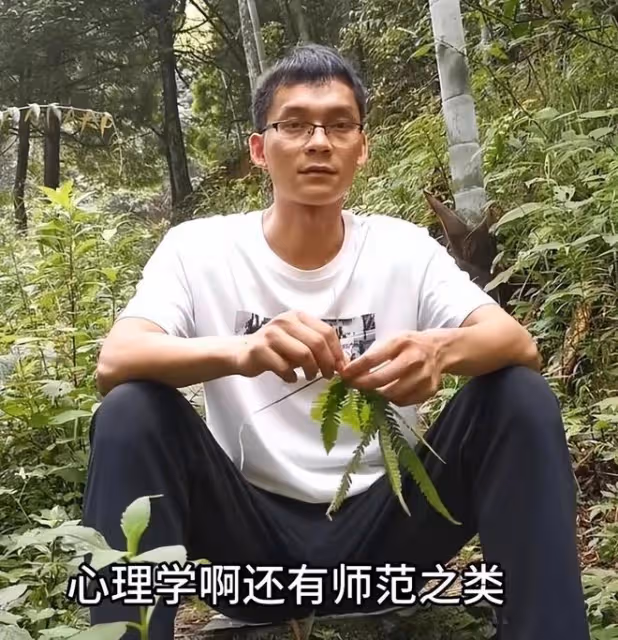 4次直播賺數萬，唐尚珺這條路選對了，做網紅大學生很成功
