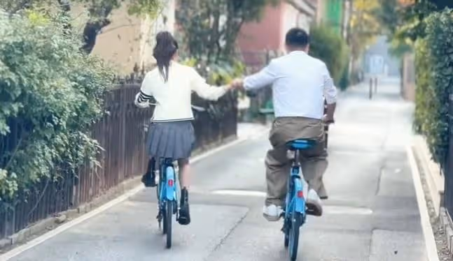 汪小菲秀恩愛翻車,和小梅拍MV被吐槽,大S才是偶像劇女王