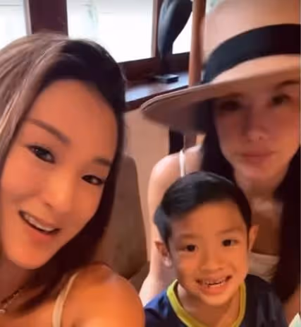 樂基兒帶5歲兒子出鏡,小朋友正面照超帥,五官輪廓特別像媽媽