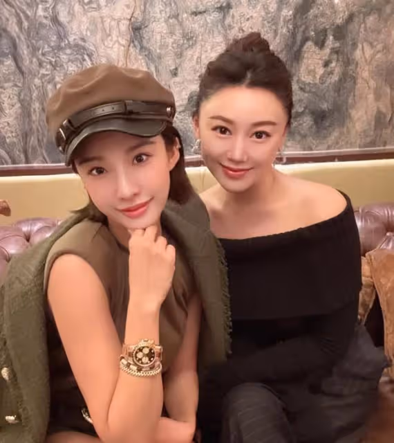 賭王三房前兒媳齊嬌狀態好,前婆婆獨寵兩個孫女,過幸福名媛生活