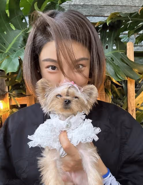 賭王三房前兒媳齊嬌狀態好,前婆婆獨寵兩個孫女,過幸福名媛生活