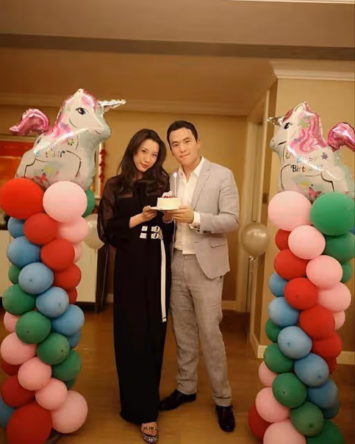賭王三房前兒媳齊嬌狀態好,前婆婆獨寵兩個孫女,過幸福名媛生活