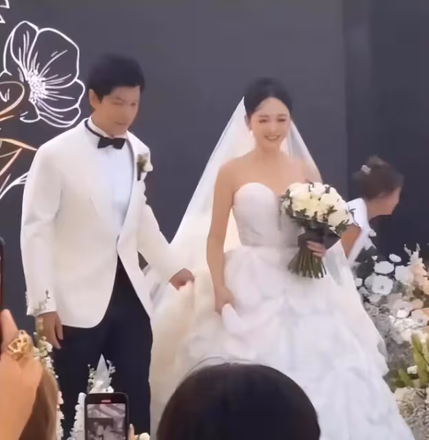 陳喬恩結婚17天被催生,回應45歲生小孩會很危險,對小孩不夠耐心
