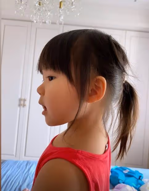 福原愛女兒7歲生日,媽媽福原愛缺席,江宏傑帶姐弟吃蛋糕