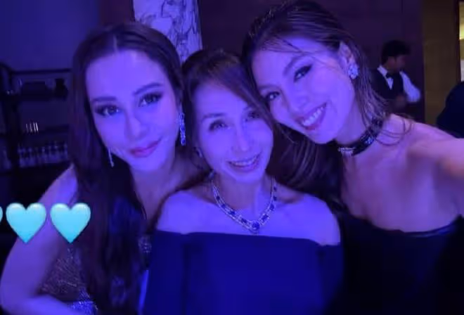 何超瓊帶姐妹出席芭蕾舞晚宴,眾多香港名媛齊聚,現場熱鬧非凡
