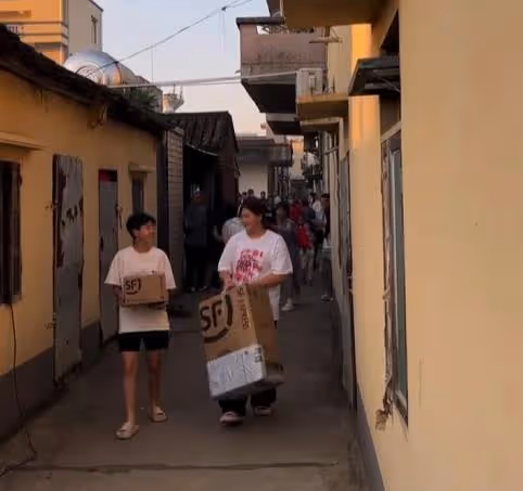 全紅嬋:給媽媽買金鐲子金項鍊,全媽驕傲展示,幸福寫在臉上