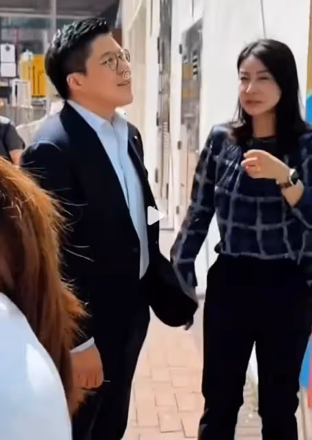 郭晶晶現身香港,帶領運動員一起做慈善,穿格子衫的她好漂亮