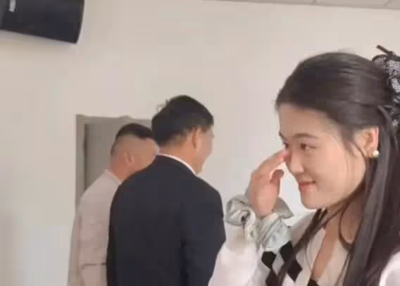 大衣哥孫兒5個月,已坐擁千萬身家,卻遭到同村人的眼紅和嫉妒