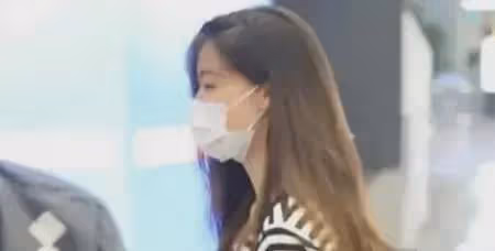 黃軒官宣女友,與女友公開合影照,女友大大方方很有素養