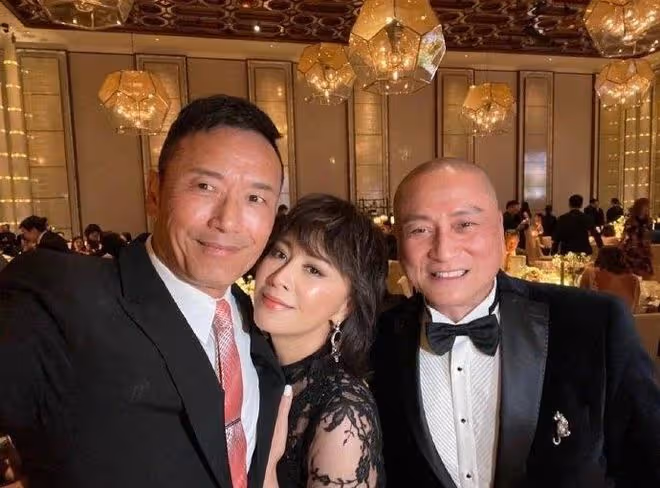 湯鎮業女兒大婚，向太夫婦、劉嘉玲出席婚禮、劉德華、黃渤送祝福