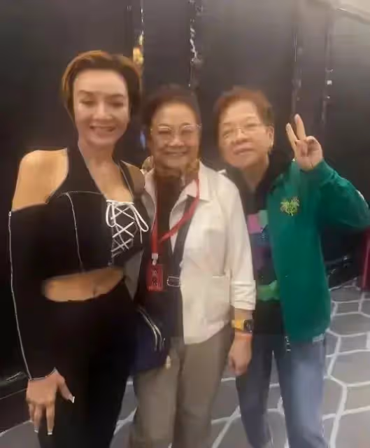 58歲葉子楣參加54歲古天樂生日派對，穿著暴露不符合年齡引發熱議