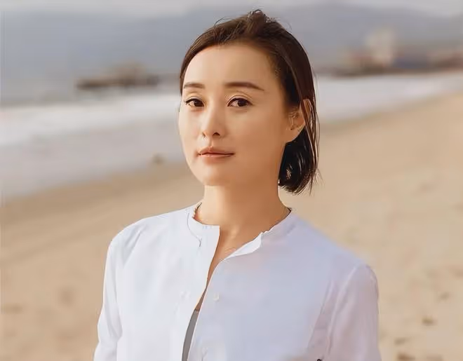 瞞不住了！陳建斌自爆19年前拋棄吳越內幕，難怪吳越至今不婚不育