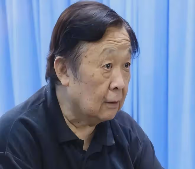 TVB老戲骨老年住護老院,替長女還債換來絕情,內地女友沒來探望