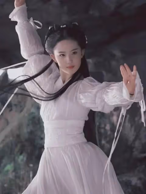 三年三爆,如今又上熱搜:15歲出道,劉亦菲憑什麼紅了20年