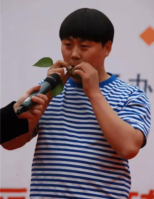 劉大成:從窮小子逆襲歌手,成名後發誓不拋棄妻子,他做到了嗎?