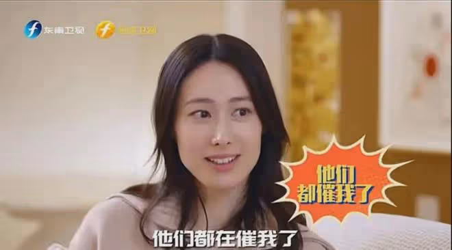 未婚先孕生下3子後分手,如今梁洛施被兒子催談戀愛