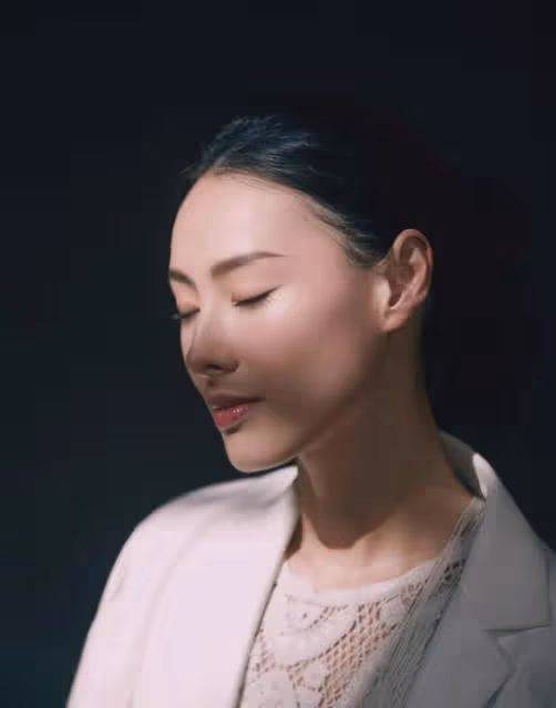 未婚先孕生下3子後分手,如今梁洛施被兒子催談戀愛