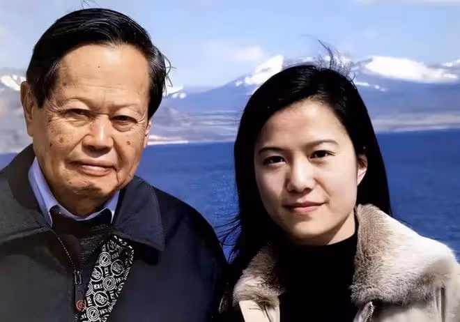 102歲的楊振寧罕見露面,翁帆:為他的身體,這16年我都早睡早起