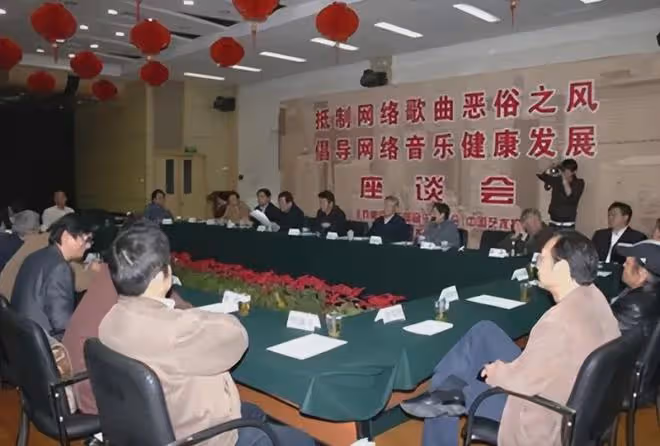 真低俗還是假專業?一場演唱會,揭開刀郎真實處境,難怪他們力挺