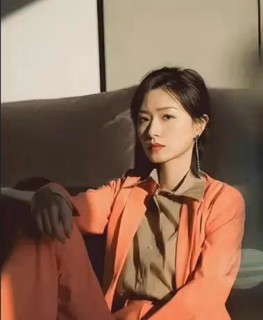 萬茜自曝上學時沒人追,看了她的校服照後,網友:這誰敢追啊!