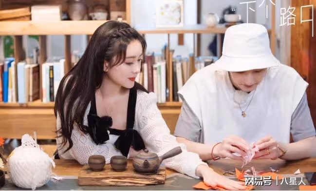 哈妮克孜戀情曝光!曾被陳赫包養,和黃曉明傳緋聞,現戀上小鮮肉