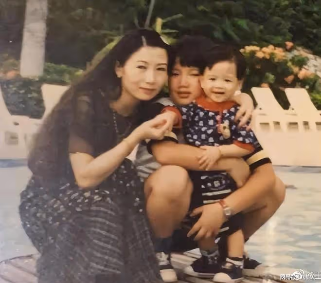 王嘉爾自曝患抑鬱症已停工一年！常年每天只睡3小時，想儘快當爸