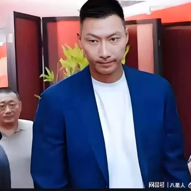 反轉?大瓜被曝第4天,易建聯終於有動靜,正面回應,計劃或曝光