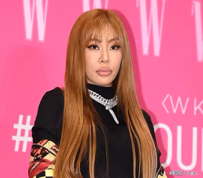 大瓜！韓國製作人街邊打人謊稱自己是中國人，韓星Jessi還幫遮掩